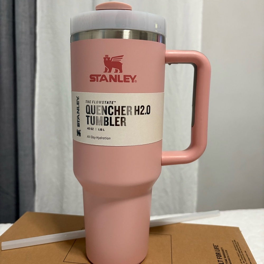 Stanley Quencher H2.0 Tumbler - Pink - Picture 3 of 10